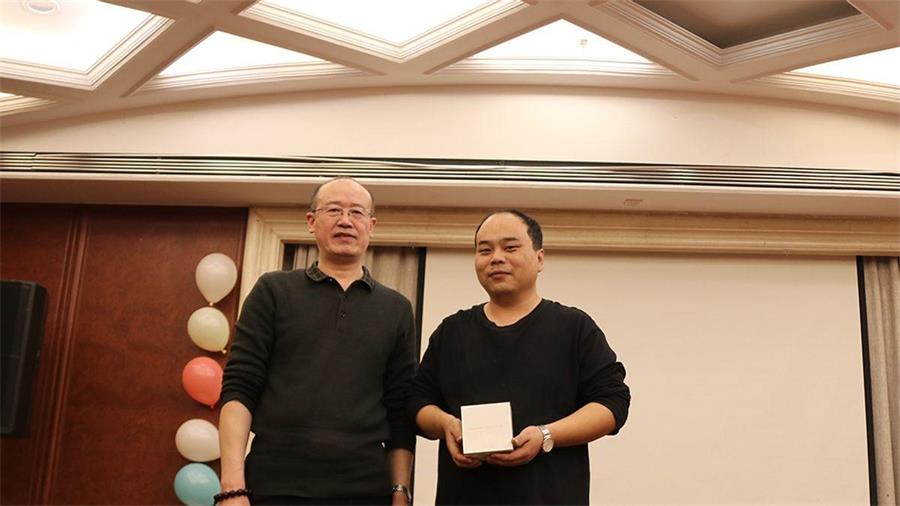 勇毅進(jìn)取，順風(fēng)飛揚(yáng) | 2023年 藍(lán)鵬測控年會  幸運(yùn)抽獎 一等獎 華為手表